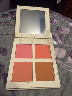 MOONSLICE BEAUTY Moon Magic Eyeshadow Palette • Berry & Mauve